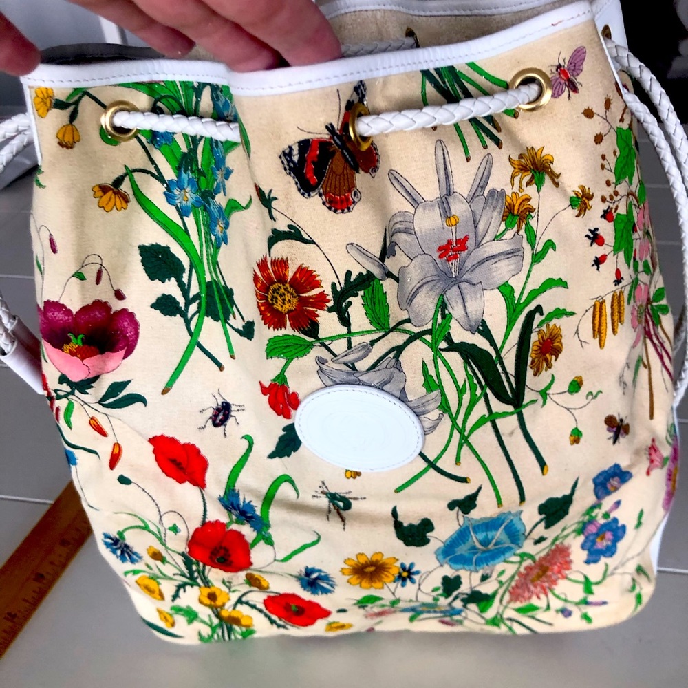 Adorable Vintage Gucci Beach Bag